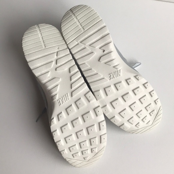 NEW Nike Air Max Thea Platinum Leather Sneakers - Picture 7 of 8